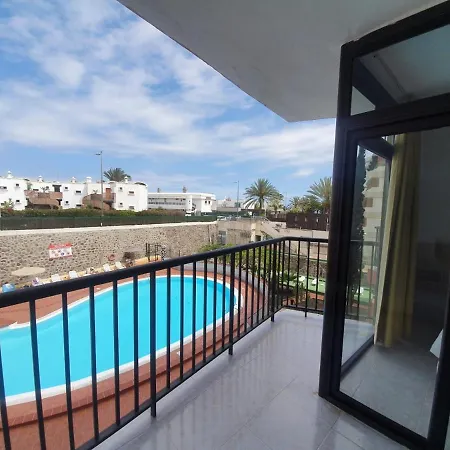 Ocean Front Cozy 2 Bedroom, 3 Beds Spacious- Netflix, Pool, Lift & Fast Wifi Appartement Playa del Inglés