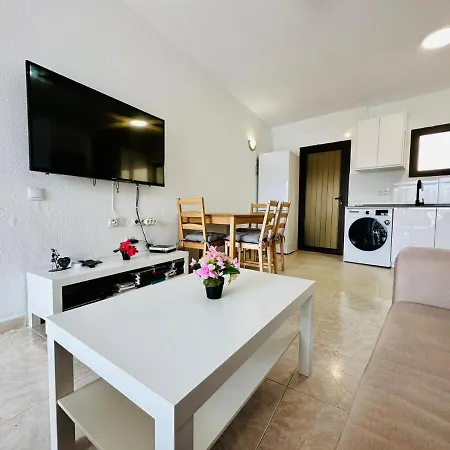 Appartement Ocean Front Cozy 2 Bedroom, 3 Beds Spacious- Netflix, Pool, Lift & Fast Wifi