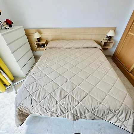 Ocean Front Cozy 2 Bedroom, 3 Beds Spacious- Netflix, Pool, Lift & Fast Wifi Appartement *