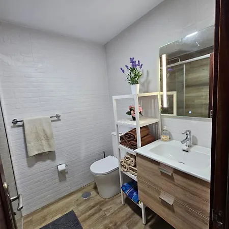 Appartement Ocean Front Cozy 2 Bedroom, 3 Beds Spacious- Netflix, Pool, Lift & Fast Wifi