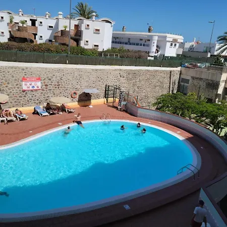 Ocean Front Cozy 2 Bedroom, 3 Beds Spacious- Netflix, Pool, Lift & Fast Wifi * Playa del Ingles (Gran Canaria)