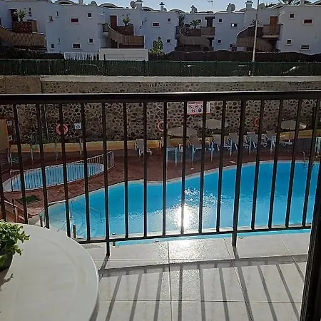 Apartment Ocean Front Cozy 2 Bedroom, 3 Beds Spacious- Netflix, Pool, Lift & Fast Wifi Playa del Ingles (Gran Canaria)